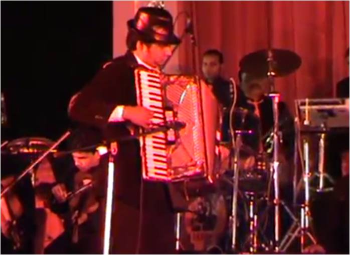accordion player surat