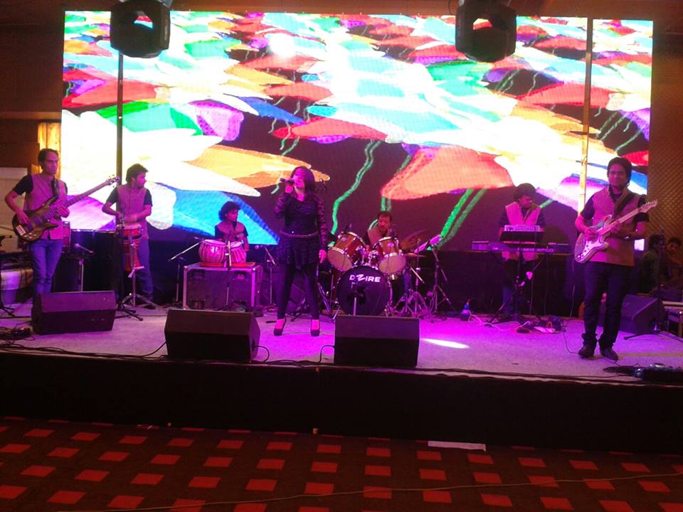 live bollywood singer surat
