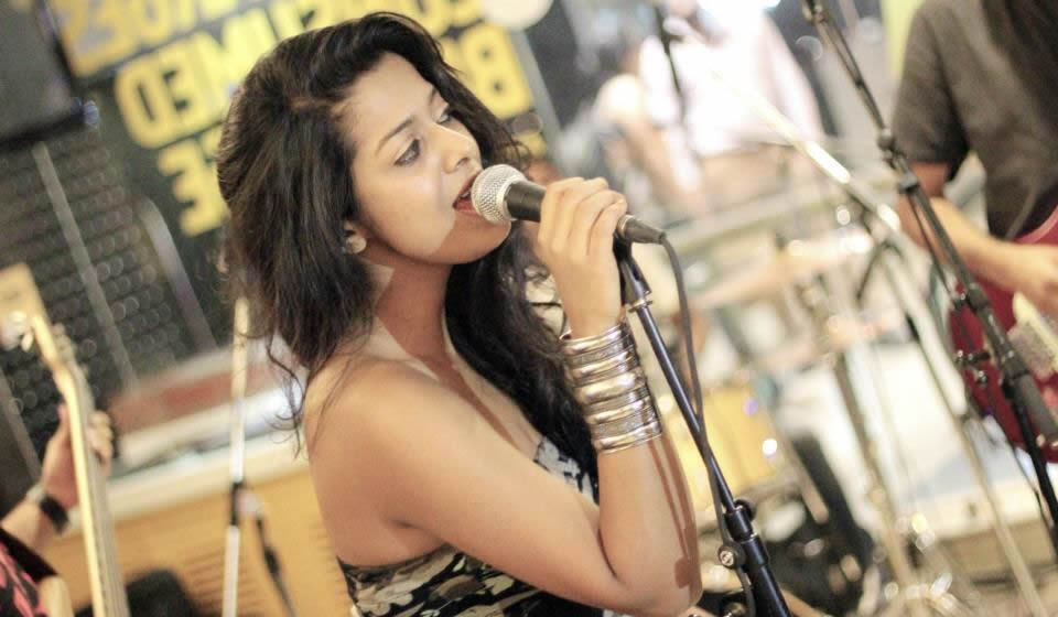 top bollywood singer surat