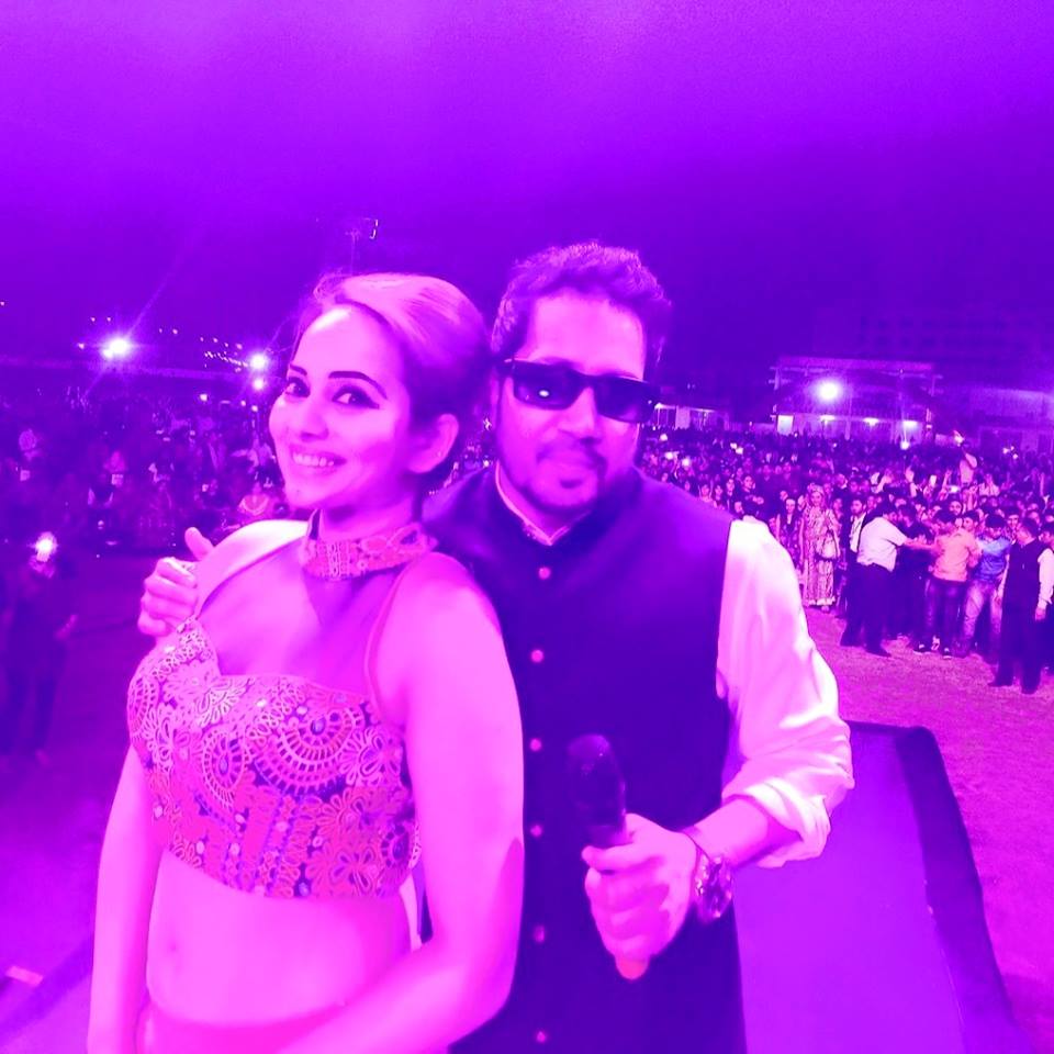 famous female singer surat