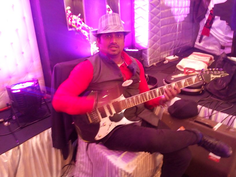indian guitar players surat