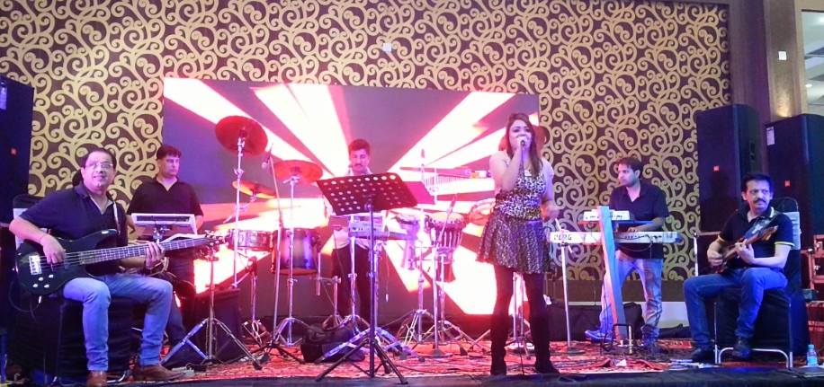 famous jazz singer surat
