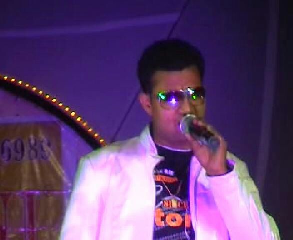 male singers surat