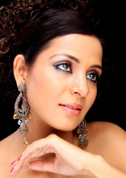 professional female model surat