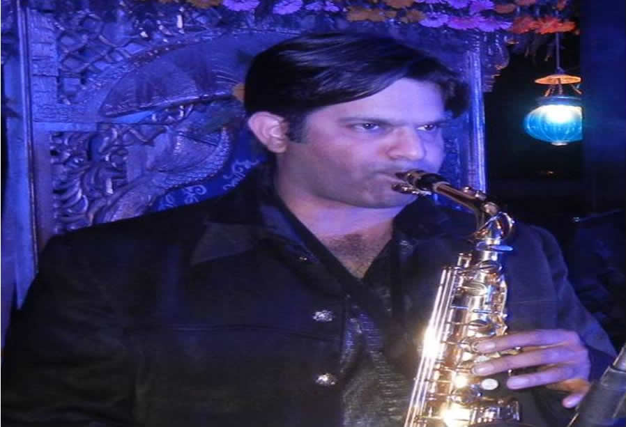 best saxophone player surat